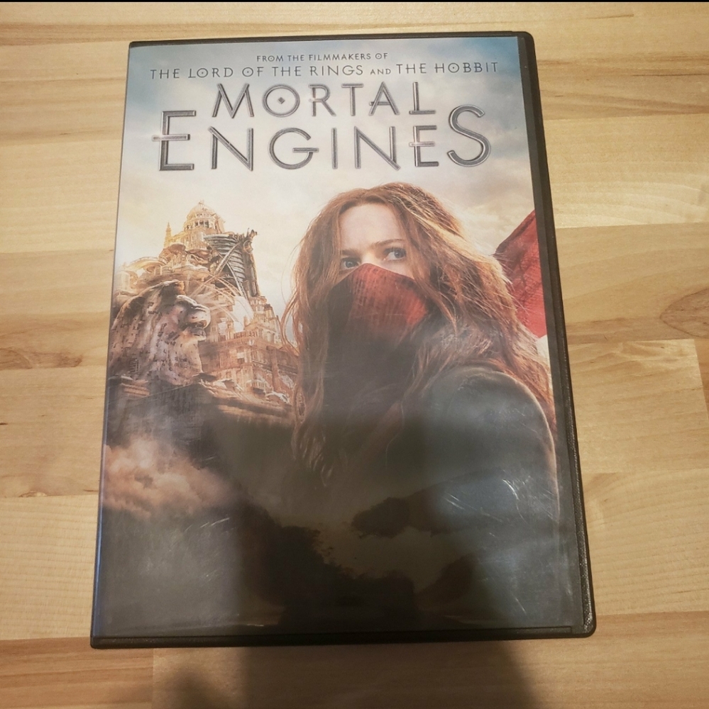 Mortal Engines DVD Movie (Hera Hilmar, Robert Sheehan, Hugo Weaving)